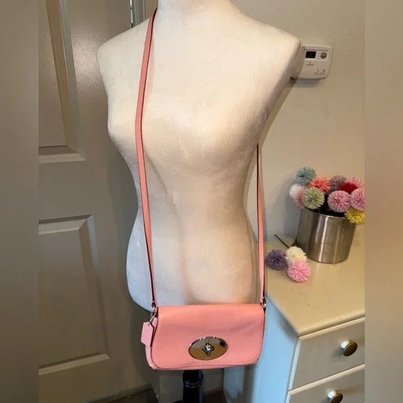 🌸 NWOT COACH F52896 Liv Turn lock Crossbody Bag Handbag Purse Pink - Picture 2 of 6